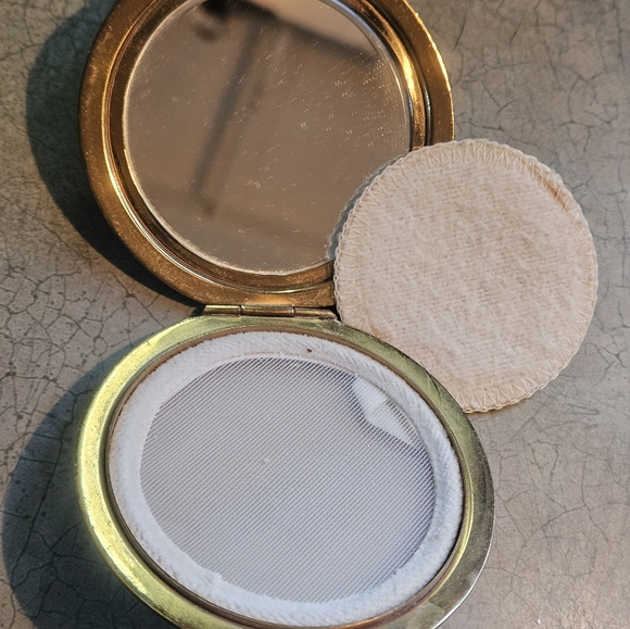 GUCCI VTG LOOSE POWDER COMPACT.INCLUDING LG.DUSTBAG.EUC!ELEGANT AS CAN BE ❤️ - Picture 9 of 15
